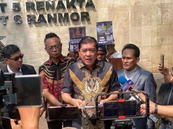 Silfester: Jangan-Jangan Pemilik Akun Fufufa Si Roy Panci!