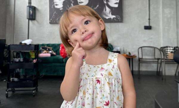 Kamari WassinkPutri Jennifer Coppen Pamer Rambut Baru, Netizen: Bikin Gemes