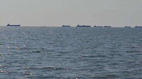 Pendangkalan Muara Pelabuhan Pangkalbalam Babel, Puluhan Kapal Tertahan di Tengah Laut