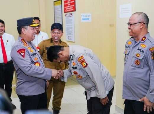 Kapolri Beri Tiket Sekolah Perwira ke Aiptu Jimmi Pemilik Pesantren Gratis di Pekanbaru