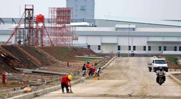 Kawasan Industri di RI Mulai Pakai PLTS Kawasan Industri di RI Mulai Pakai PLTS