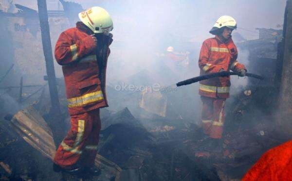 Kebakaran Rumah di Permukiman Padat Penduduk Tambora, 18 Mobil Damkar Diterjunkan