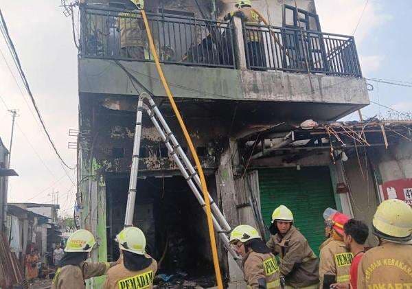 Rumah di Koja Jakut Terbakar, Bocah Selamatkan Diri Nekat Loncat dari Lantai 2
