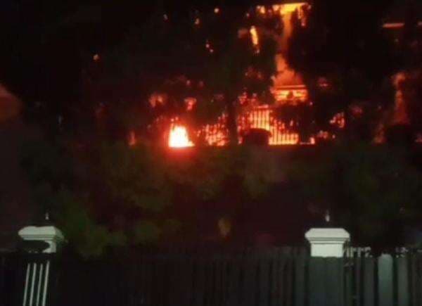 Rumah 2 Lantai Terbakar di Cipete Selatan Jaksel, 15 Unit Damkar Dikerahkan