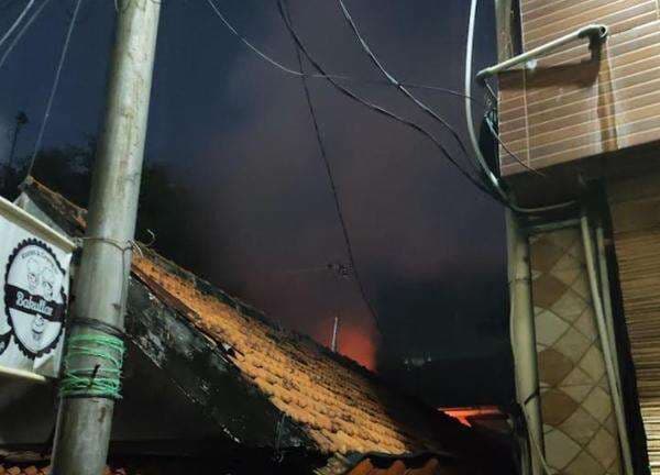 Kebakaran Rumah di Gambir Jakpus, 17 Unit Damkar Diterjunkan