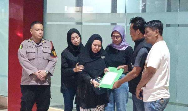 Terima Jenazah, Tangis Ibunda Korban Kebakaran Glodok Plaza Oshima Yukari Pecah di RS Polri