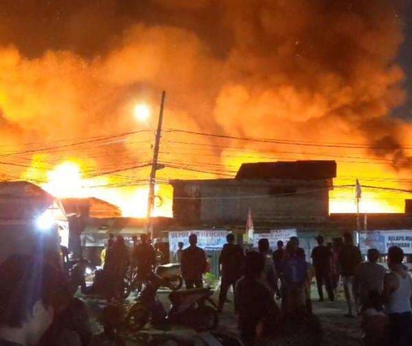Kebakaran Hebat Landa Pasar Pejuang Pratama Harapan Indah Bekasi