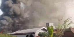 Kebakaran Melanda Pabrik Tas Rajut di Pasuruan, Kerugian Ditaksir Miliaran Rupiah