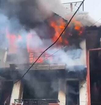 Kebakaran Ruko Susun di Duri Kepak Jakbar, 13 Unit Mobil Damkar Dikerahkan   