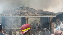 Kebakaran Toko Bangunan di Sukmajaya Depok, Warga Dengar Suara Ledakan   