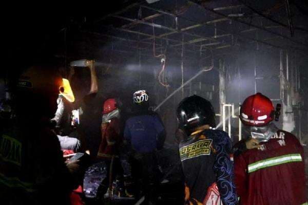 Kebakaran Big Mall Samarinda, 10 Unit Mobil Damkar Dikerahkan Padamkan Api