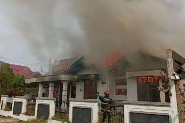 Kebakaran Studio Foto di Padang, Kerugian Ditaksir Capai Rp500 Juta