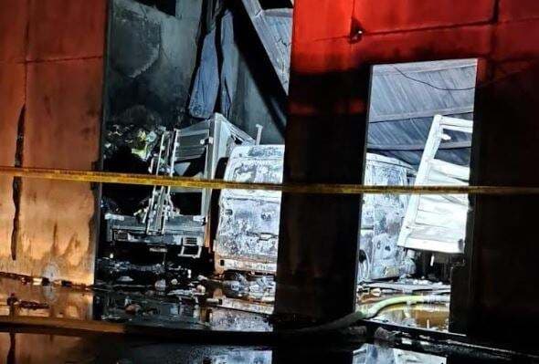 Kebakaran Gudang Penampungan Solar di Brebes, Warga Panik Berhamburan Keluar