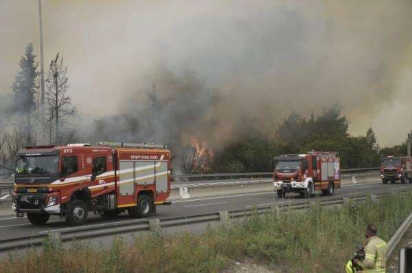 Israel Diamuk Api, Kebakaran Hutan Makin Dahsyat Menjalar ke Pinggiran Yerusalem