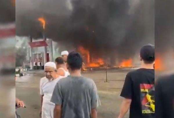 Kebakaran Hebat Melahap SPBU di Madina Sumut