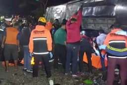 Kecelakaan Maut Bus Pariwisata di Ciater Subang, Polda Jabar: Korban Meninggal Dibawa ke RSUD Ciereng