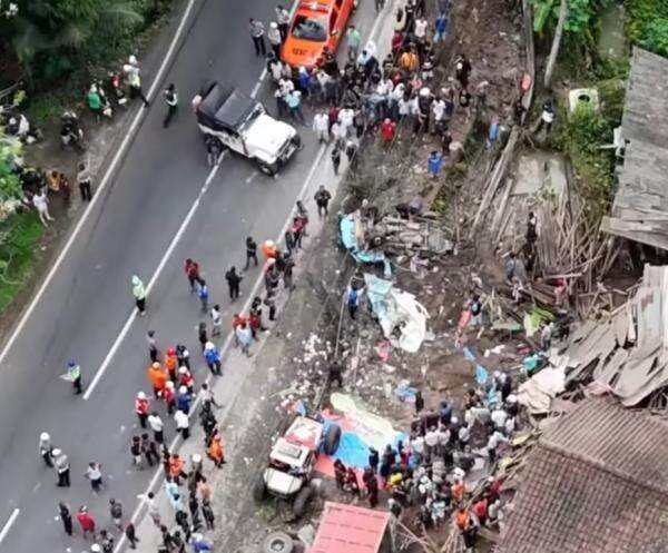 Kecelakaan Maut Angkot Ditabrak Dump Truk di Purworejo Bawa Rombongan Takziah asal Magelang