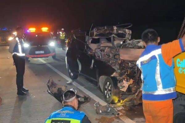 Kecelakaan Maut Minibus Tabrak Truk Tronton di Tol Ngawi, 3 Orang Tewas 2 Luka Berat