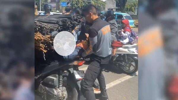 3 Kendaraan Kecelakaan Beruntun di Jalan Gunung Bawakaraeng Makassar