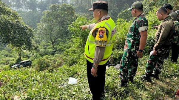 Rem Blong, Mobil Pikap Angkut LPG 3 Kg Tabrak Motor dan Rumah Warga di Malang
