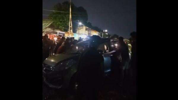 Kecelakaan di Surabaya, Mobil Bawa 4 Penumpang Ditabrak Kereta Api