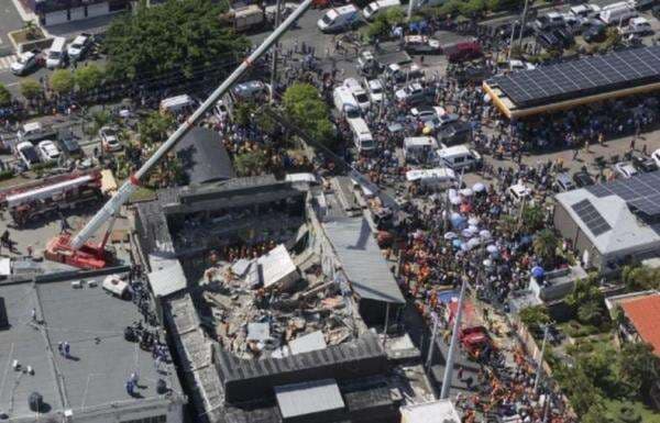 Atap Kelab Malam Ambruk saat Konser Musik, 66 Orang Tewas