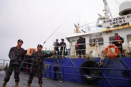 Kementerian Kelautan dan Perikanan Amankan Kapal Asing Buron di Laut Arafura