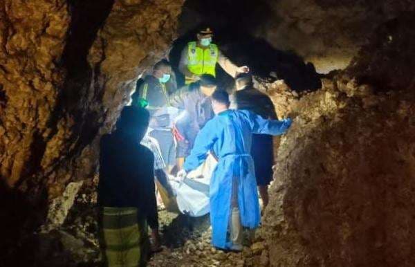 Gresik Geger, Kerangka Ditemukan Dalam Honda Civic Depan Asrama Polisi Ujungpangkah