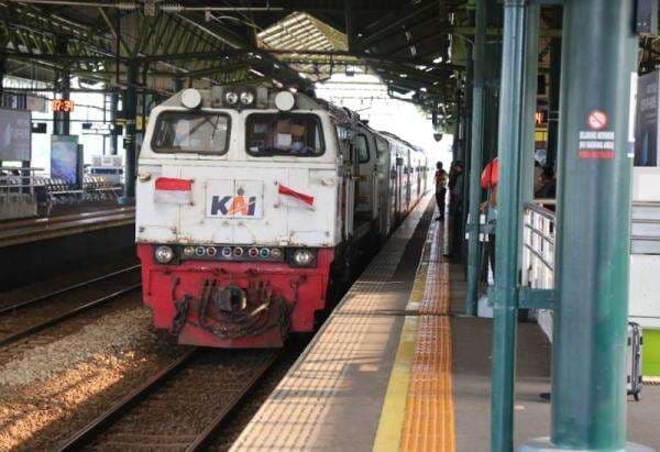 Ada Peringatan Hari Bhayangkara, KA Jarak Jauh Dialihkan dari Gambir ke Jatinegara