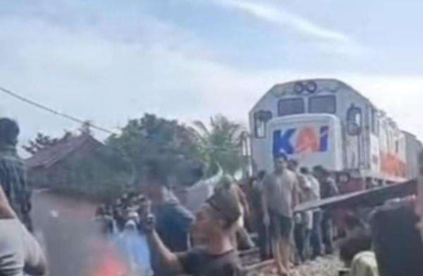 Heboh Perjalanan Kereta Api Diadang Warga di Batubara, Ini Kata KAI