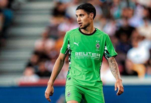 Kevin Diks Cedera, Borussia Monchengladbach Siap-Siap Datangkan Bek Baru