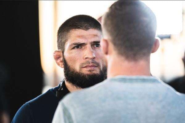 Kenapa Telinga Pegulat UFC Bentuknya Aneh? Ini Penyebabnya