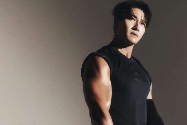 Kim Jong Kook Umumkan Pernikahan Lewat Surat Tulisan Tangan untuk Fans