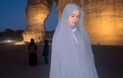 Kimberly Ryder Berharap Istiqomah dalam Berhijab: Semoga Allah Mengetuk Pintu Hati