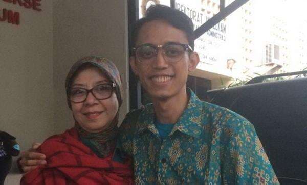 7 Anak Artis Tak Diakui Ayahnya