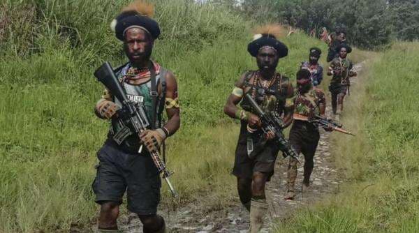 Baku Tembak Pecah di Papua Tengah, Pimpinan OPM Paling Bengis Wendanus Murib Tewas! Baku Tembak Pecah di Papua Tengah, Pimpinan OPM Paling Bengis Wendanus Murib Tewas!