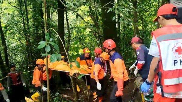 Satu Keluarga Korban Tertimbun Longsor di Mojokerto Ditemukan Tewas