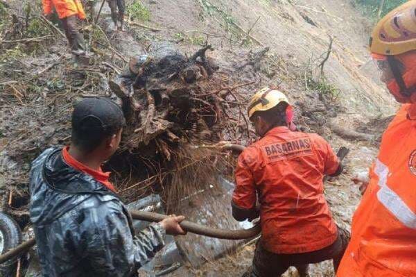 Update Longsor di Cangar Mojokerto, Korban Tewas Bertambah Jadi 10 Orang