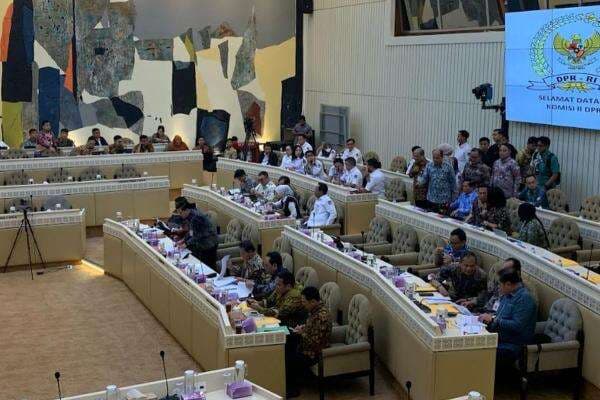 Anggota DPR PDIP Ngamuk saat Raker dengan KPU: Kalau Punya Budaya Malu, Mundur