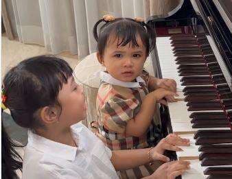 Aksi Ameena dan Azura Bernyanyi Curi Perhatian, Didoakan Krisdayanti Jadi Next Diva