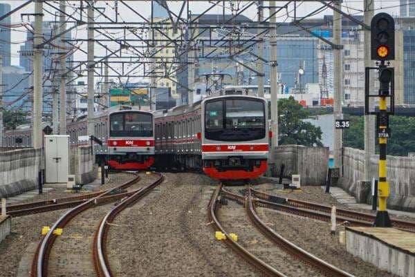 Kemenhub Koordinasi dengan KAI soal Rencana Perpanjang Jalur KRL hingga Merak