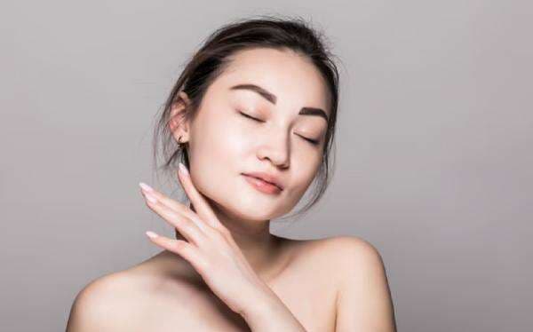 Camilan yang Bikin Kulit Cepat Kusam