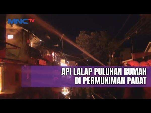 Kebakaran Hebat di Grogol Petamburan, Puluhan Bangunan Hangus, Commuter Line Terganggu