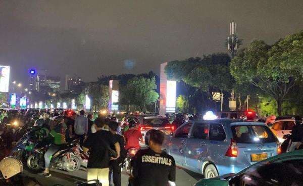 Lalin Jalan Asia Afrika Depan SUGBK Padat Usai Laga Indonesia vs Bahrain