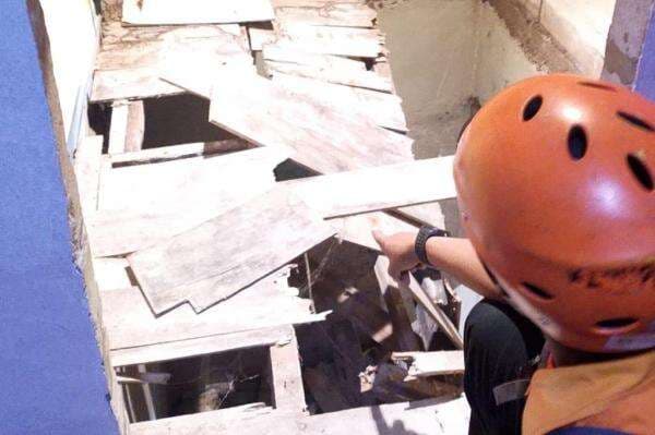 Lantai 2 Rumah Ambruk Diterjang Angin Kencang di Puncak Bogor, 3 Orang Luka