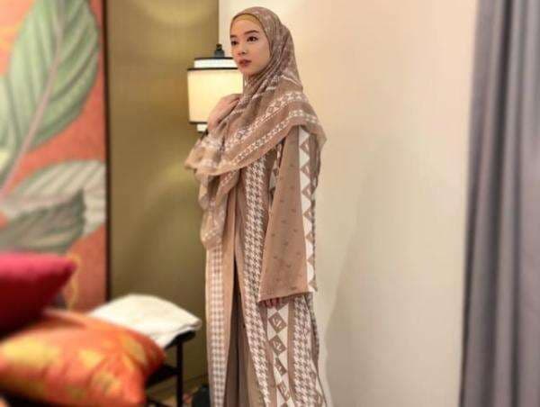 Kisah Mualaf Lindswell Kwok, Mantan Ratu Wushu Indonesia yang Temukan Kedamaian Usai Memeluk Islam