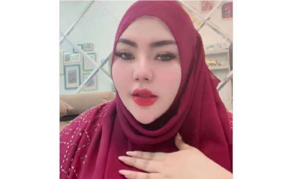 Lisa Mariana Pakai Hijab, Netizen: Maaf Kak, Kirain Mira Hayati Lisa Mariana Pakai Hijab, Netizen: Maaf Kak, Kirain Mira Hayati