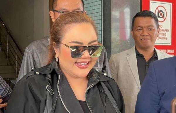 Diperiksa 5 Jam, Lisa Mariana Akui Perankan Video Mesum di Situs Porno Diperiksa 5 Jam, Lisa Mariana Akui Perankan Video Mesum di Situs Porno