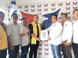 M Hidayat Ambil Formulir Penjaringan Balon Walikota Palembang Partai Perindo