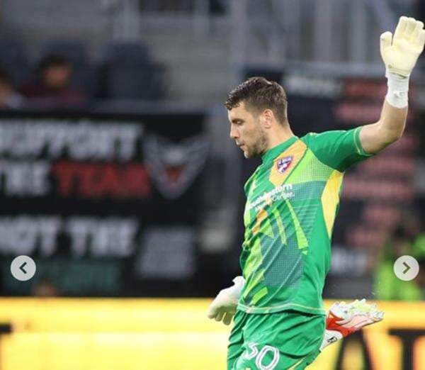 Maarten Paes Langsung Kebobolan 5 Gol Setelah Blak-blakan Ingin Ajak sang Kekasih Liburan di Labuan Bajo hingga Candi Borobudur